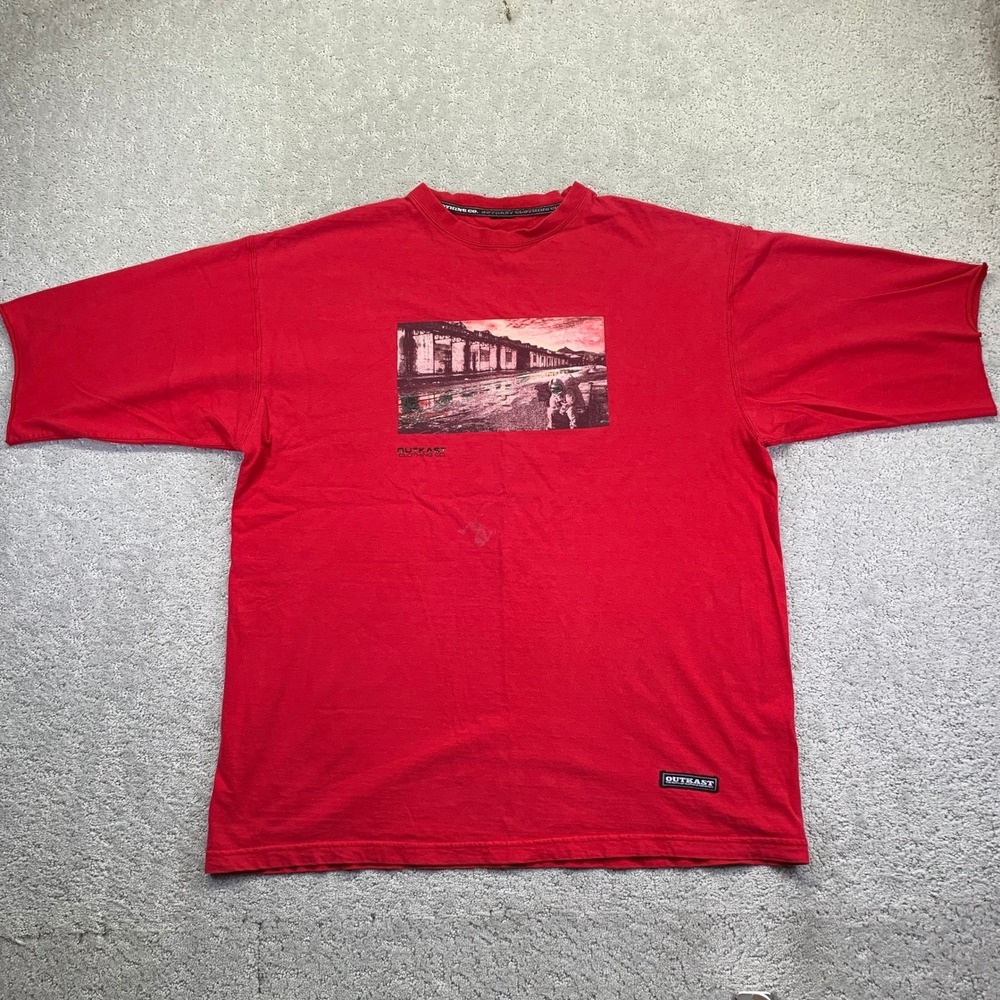 Outkast‎ Clothing Co Red Graphic T Shirt Astronaut Space Print Mens Large Y2k